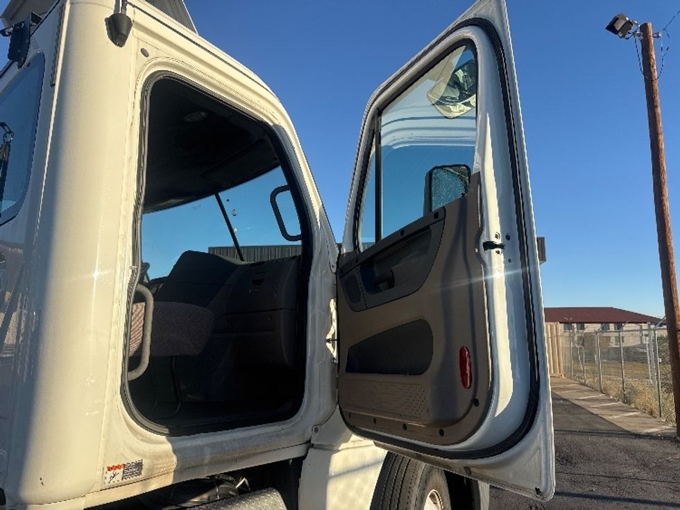 Day Cab Tractor-Heavy Duty Tractors-Freightliner-2020-Cascadia 12564ST-El Paso-TX-64,141\n\t\tmiles-$ 68,500 - Image 12