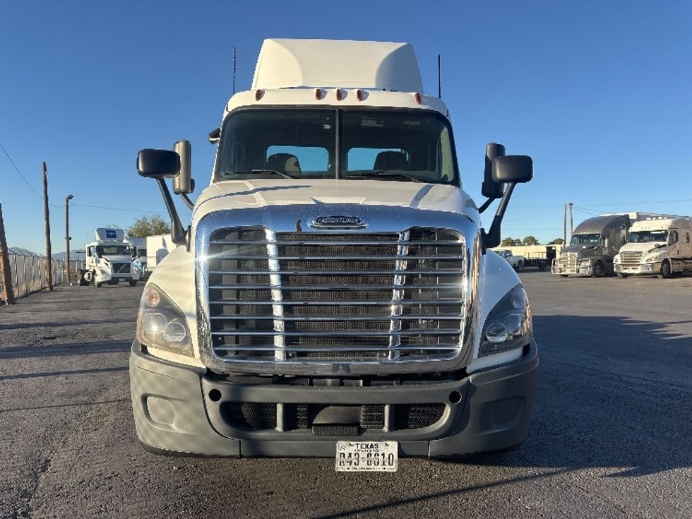 Day Cab Tractor-Heavy Duty Tractors-Freightliner-2020-Cascadia 12564ST-El Paso-TX-64,141\n\t\tmiles-$ 68,500 - Image 2