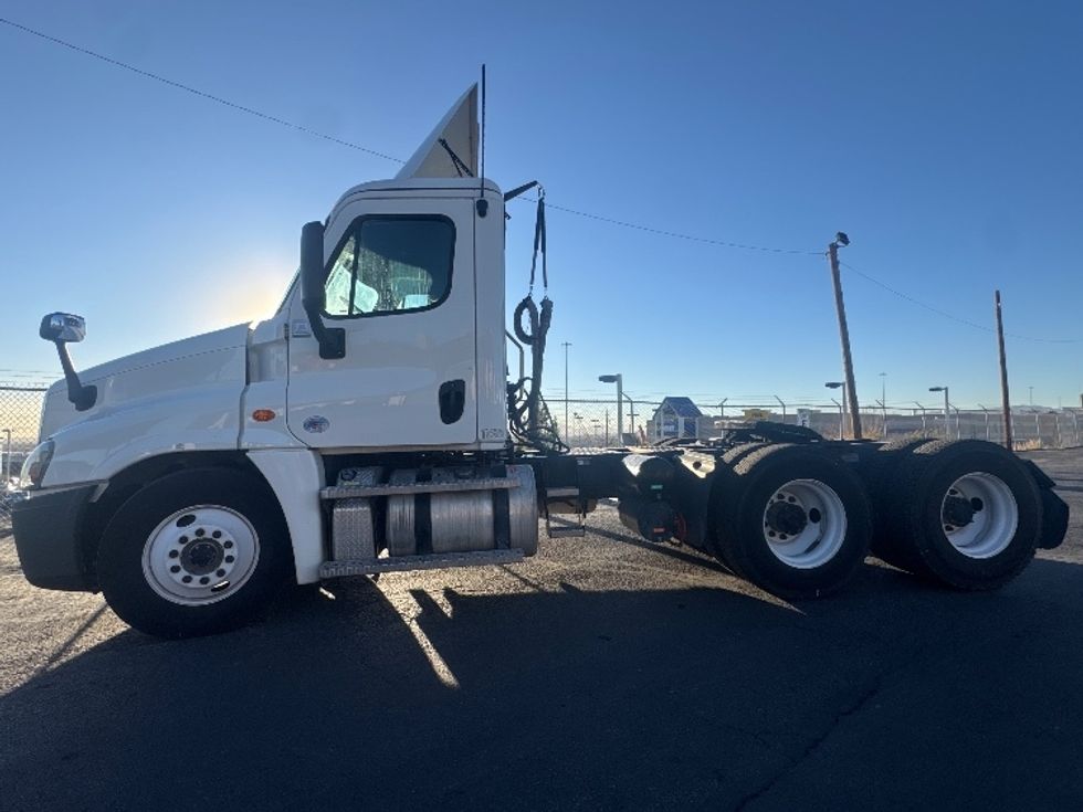 Day Cab Tractor-Heavy Duty Tractors-Freightliner-2020-Cascadia 12564ST-El Paso-TX-64,141\n\t\tmiles-$ 68,500 - Image 4