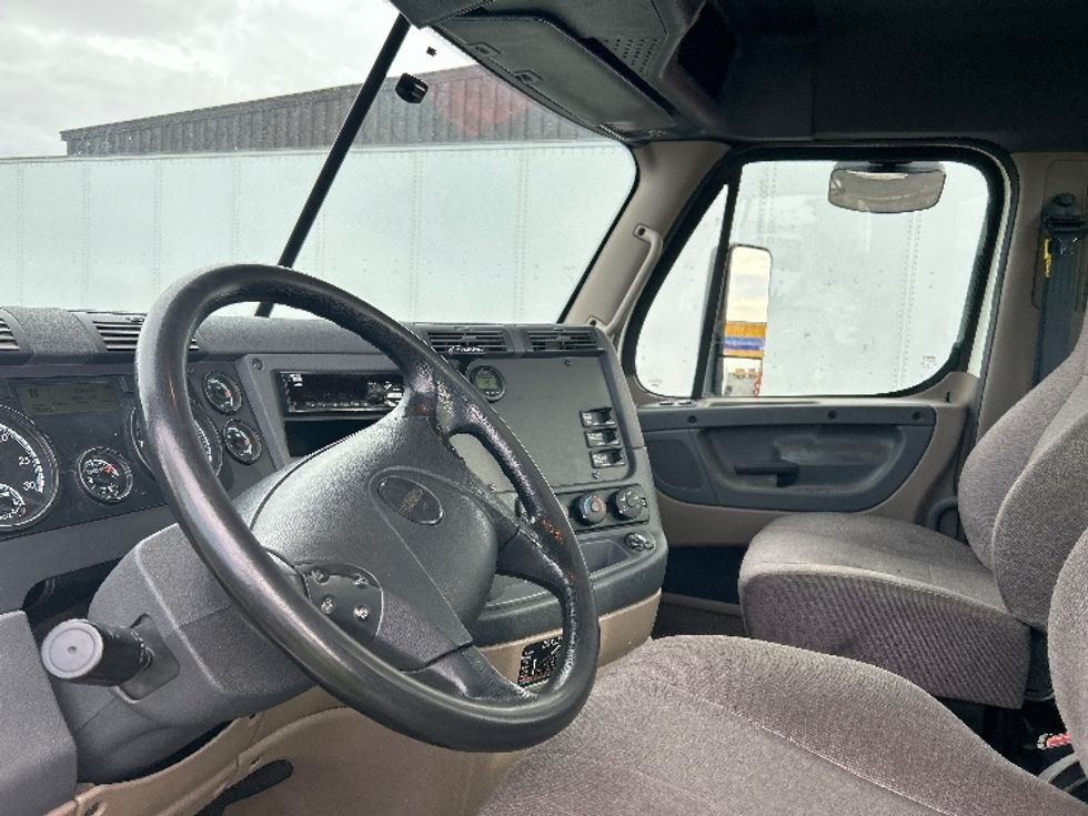 Day Cab Tractor-Heavy Duty Tractors-Freightliner-2020-Cascadia 12564ST-El Paso-TX-76,633\n\t\tmiles-$ 67,750 - Image 10