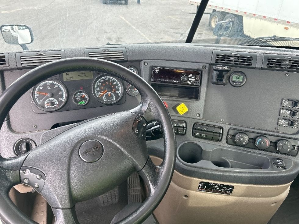 Day Cab Tractor-Heavy Duty Tractors-Freightliner-2020-Cascadia 12564ST-El Paso-TX-76,633\n\t\tmiles-$ 67,750 - Image 11