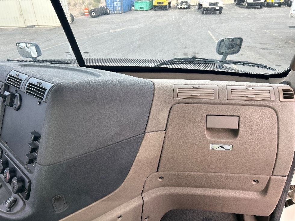 Day Cab Tractor-Heavy Duty Tractors-Freightliner-2020-Cascadia 12564ST-El Paso-TX-76,633\n\t\tmiles-$ 67,750 - Image 13