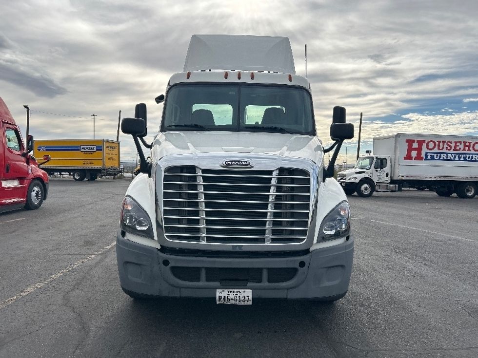 Day Cab Tractor-Heavy Duty Tractors-Freightliner-2020-Cascadia 12564ST-El Paso-TX-76,633\n\t\tmiles-$ 67,750 - Image 2