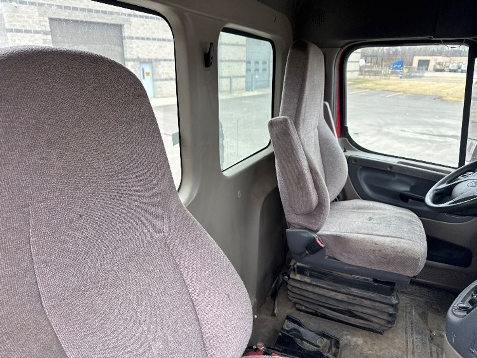 Day Cab Tractor-Heavy Duty Tractors-Freightliner-2020-Cascadia 12564ST-Elmira-NY-425,389\n\t\tmiles-$ 49,750 - Image 14