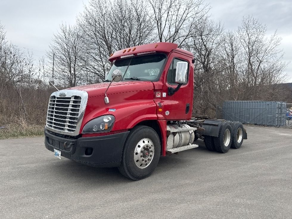 Day Cab Tractor-Heavy Duty Tractors-Freightliner-2020-Cascadia 12564ST-Elmira-NY-425,389\n\t\tmiles-$ 49,750 - Image 3