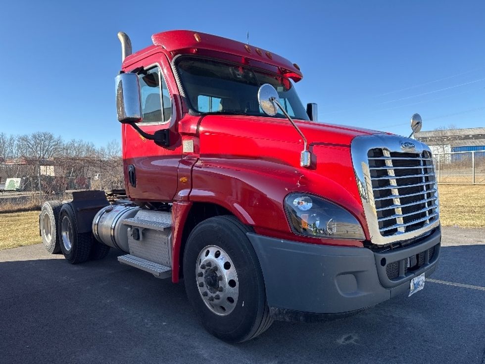 Day Cab Tractor-Heavy Duty Tractors-Freightliner-2020-Cascadia 12564ST-Elmira-NY-429,852\n\t\tmiles-$ 49,500 - Image 1