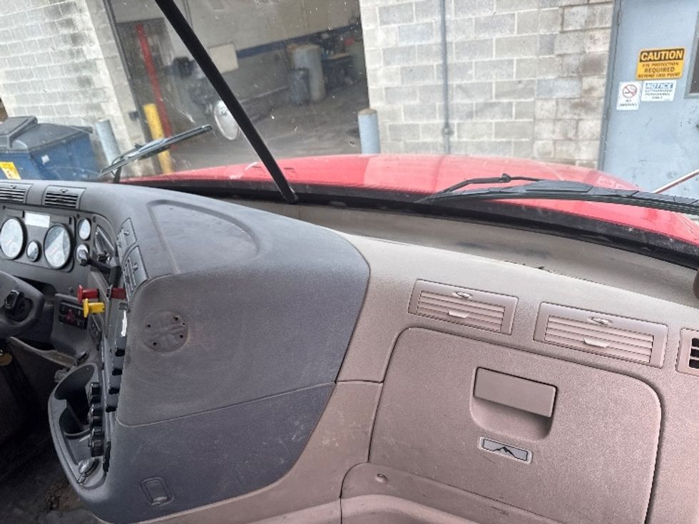 Day Cab Tractor-Heavy Duty Tractors-Freightliner-2020-Cascadia 12564ST-Elmira-NY-441,543\n\t\tmiles-$ 48,500 - Image 13