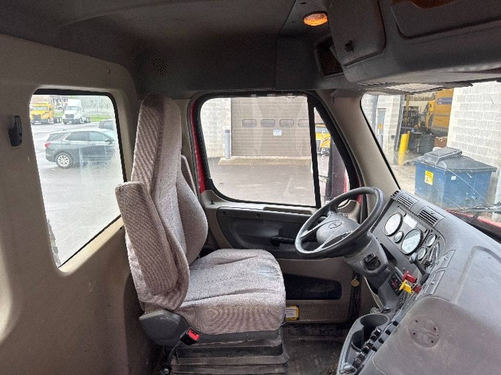 Day Cab Tractor-Heavy Duty Tractors-Freightliner-2020-Cascadia 12564ST-Elmira-NY-441,543\n\t\tmiles-$ 48,500 - Image 14