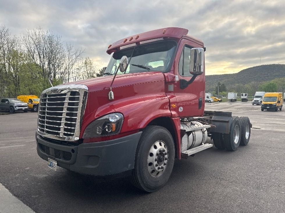 Day Cab Tractor-Heavy Duty Tractors-Freightliner-2020-Cascadia 12564ST-Elmira-NY-441,543\n\t\tmiles-$ 48,500 - Image 3