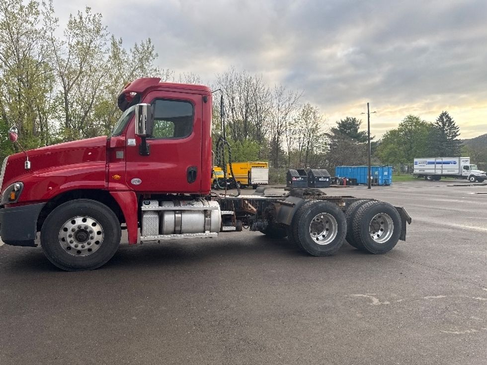 Day Cab Tractor-Heavy Duty Tractors-Freightliner-2020-Cascadia 12564ST-Elmira-NY-441,543\n\t\tmiles-$ 48,500 - Image 4