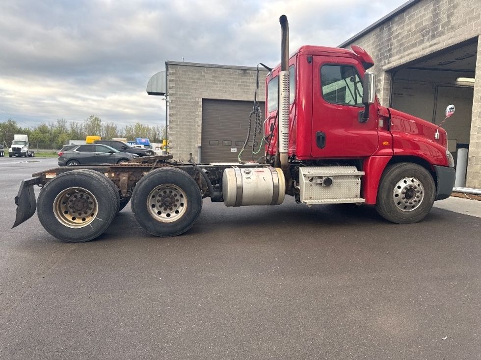 Day Cab Tractor-Heavy Duty Tractors-Freightliner-2020-Cascadia 12564ST-Elmira-NY-441,543\n\t\tmiles-$ 48,500 - Image 8