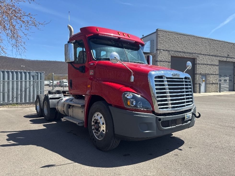Day Cab Tractor-Heavy Duty Tractors-Freightliner-2020-Cascadia 12564ST-Elmira-NY-444,061\n\t\tmiles-$ 48,500 - Image 1