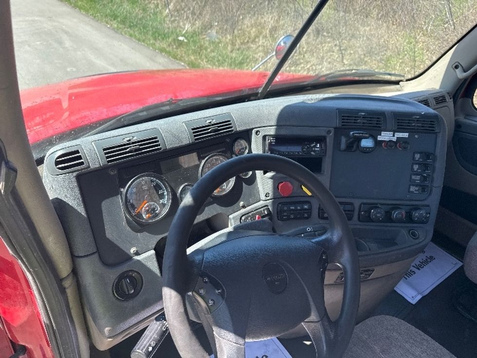 Day Cab Tractor-Heavy Duty Tractors-Freightliner-2020-Cascadia 12564ST-Elmira-NY-444,061\n\t\tmiles-$ 48,500 - Image 10