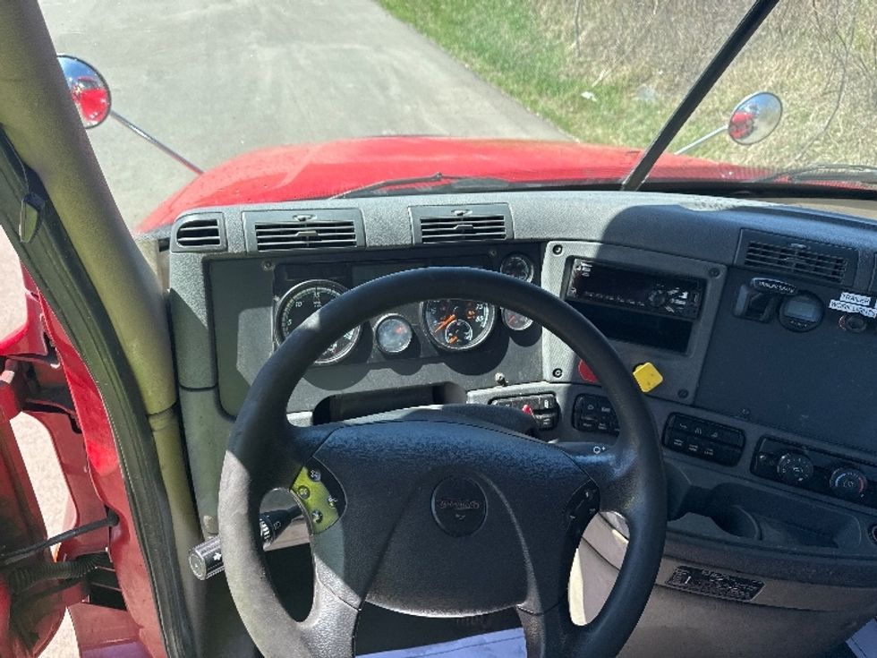 Day Cab Tractor-Heavy Duty Tractors-Freightliner-2020-Cascadia 12564ST-Elmira-NY-444,061\n\t\tmiles-$ 48,500 - Image 11