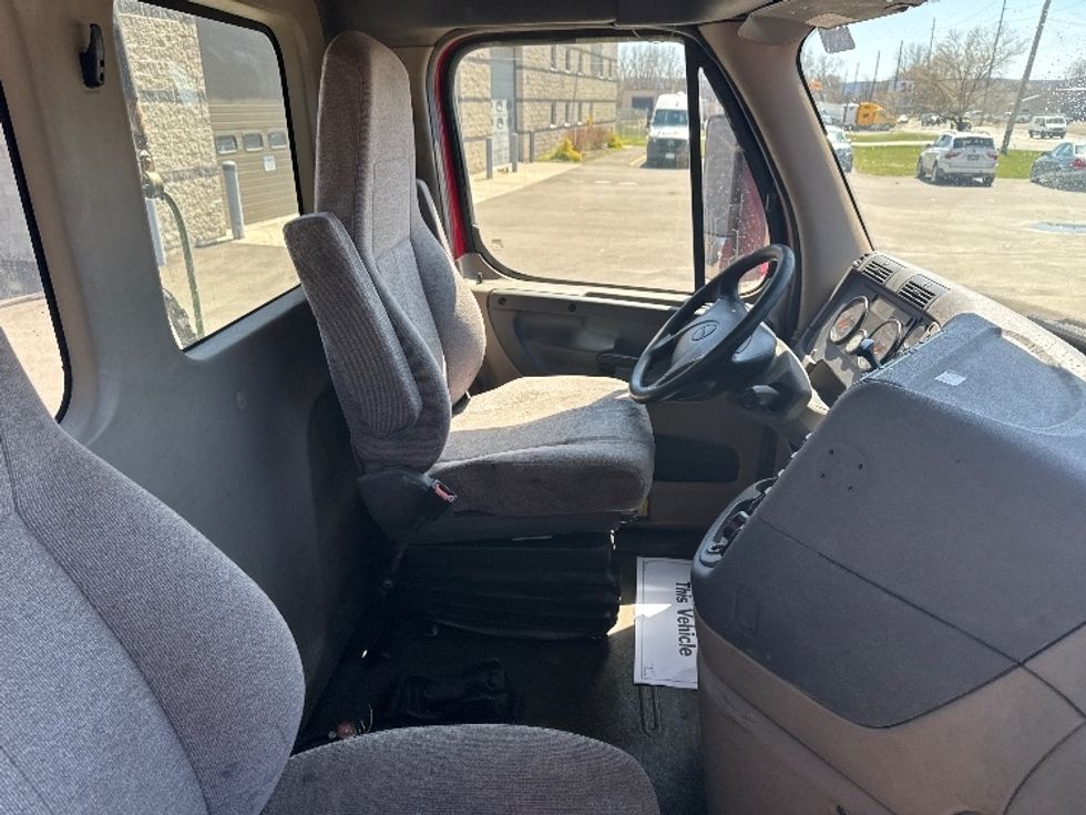 Day Cab Tractor-Heavy Duty Tractors-Freightliner-2020-Cascadia 12564ST-Elmira-NY-444,061\n\t\tmiles-$ 48,500 - Image 14