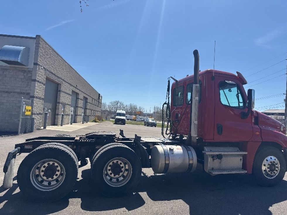 Day Cab Tractor-Heavy Duty Tractors-Freightliner-2020-Cascadia 12564ST-Elmira-NY-444,061\n\t\tmiles-$ 48,500 - Image 8