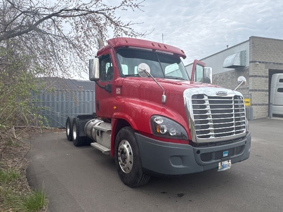 Day Cab Tractor-Heavy Duty Tractors-Freightliner-2020-Cascadia 12564ST-Elmira-NY-450,013\n\t\tmiles-$ 48,000 - Image 1