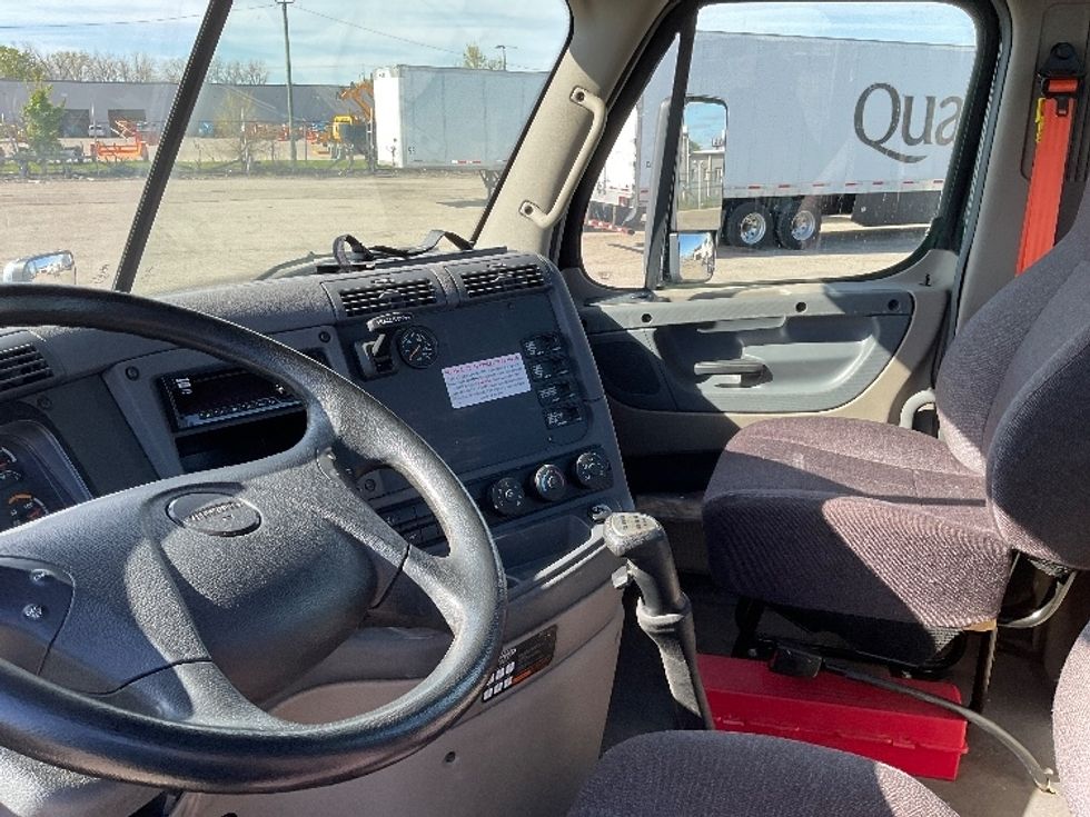 Day Cab Tractor-Heavy Duty Tractors-Freightliner-2020-Cascadia 12564ST-Flint-MI-245,787\n\t\tmiles-$ 43,500 - Image 10