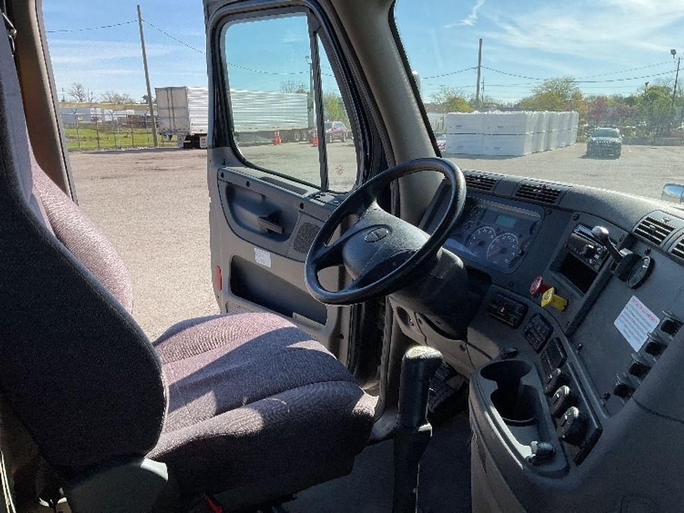 Day Cab Tractor-Heavy Duty Tractors-Freightliner-2020-Cascadia 12564ST-Flint-MI-245,787\n\t\tmiles-$ 43,500 - Image 14