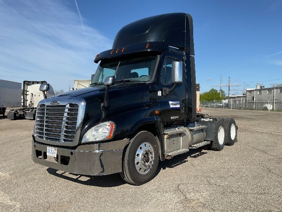Day Cab Tractor-Heavy Duty Tractors-Freightliner-2020-Cascadia 12564ST-Flint-MI-245,787\n\t\tmiles-$ 43,500 - Image 3