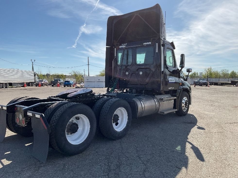 Day Cab Tractor-Heavy Duty Tractors-Freightliner-2020-Cascadia 12564ST-Flint-MI-245,787\n\t\tmiles-$ 43,500 - Image 7