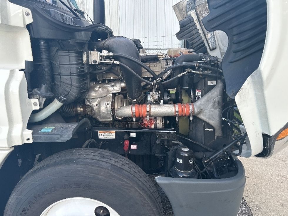 Day Cab Tractor-Heavy Duty Tractors-Freightliner-2020-Cascadia 12564ST-Florence-SC-379,449\n\t\tmiles-$ 46,500 - Image 15