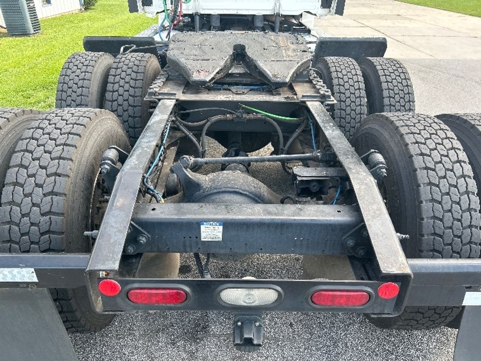 Day Cab Tractor-Heavy Duty Tractors-Freightliner-2020-Cascadia 12564ST-Florence-SC-379,449\n\t\tmiles-$ 46,500 - Image 6