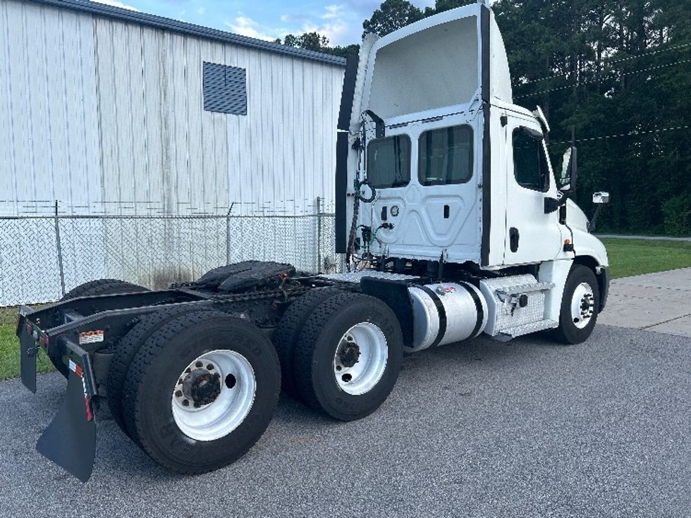 Day Cab Tractor-Heavy Duty Tractors-Freightliner-2020-Cascadia 12564ST-Florence-SC-379,449\n\t\tmiles-$ 46,500 - Image 7