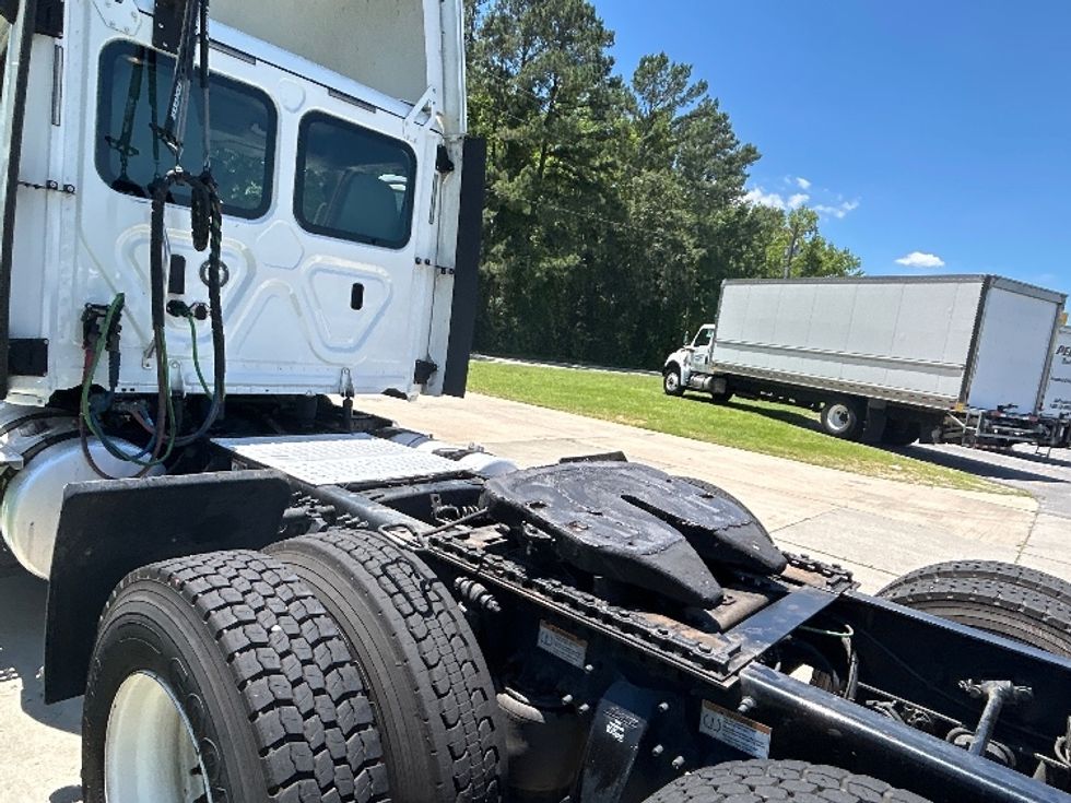 Day Cab Tractor-Heavy Duty Tractors-Freightliner-2020-Cascadia 12564ST-Florence-SC-472,774\n\t\tmiles-$ 38,250 - Image 17