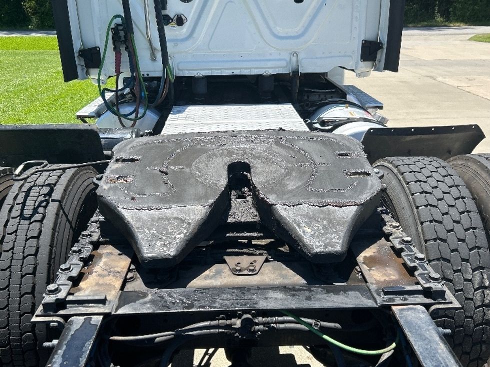 Day Cab Tractor-Heavy Duty Tractors-Freightliner-2020-Cascadia 12564ST-Florence-SC-472,774\n\t\tmiles-$ 38,250 - Image 6