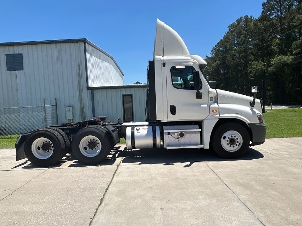 Day Cab Tractor-Heavy Duty Tractors-Freightliner-2020-Cascadia 12564ST-Florence-SC-472,774\n\t\tmiles-$ 38,250 - Image 8