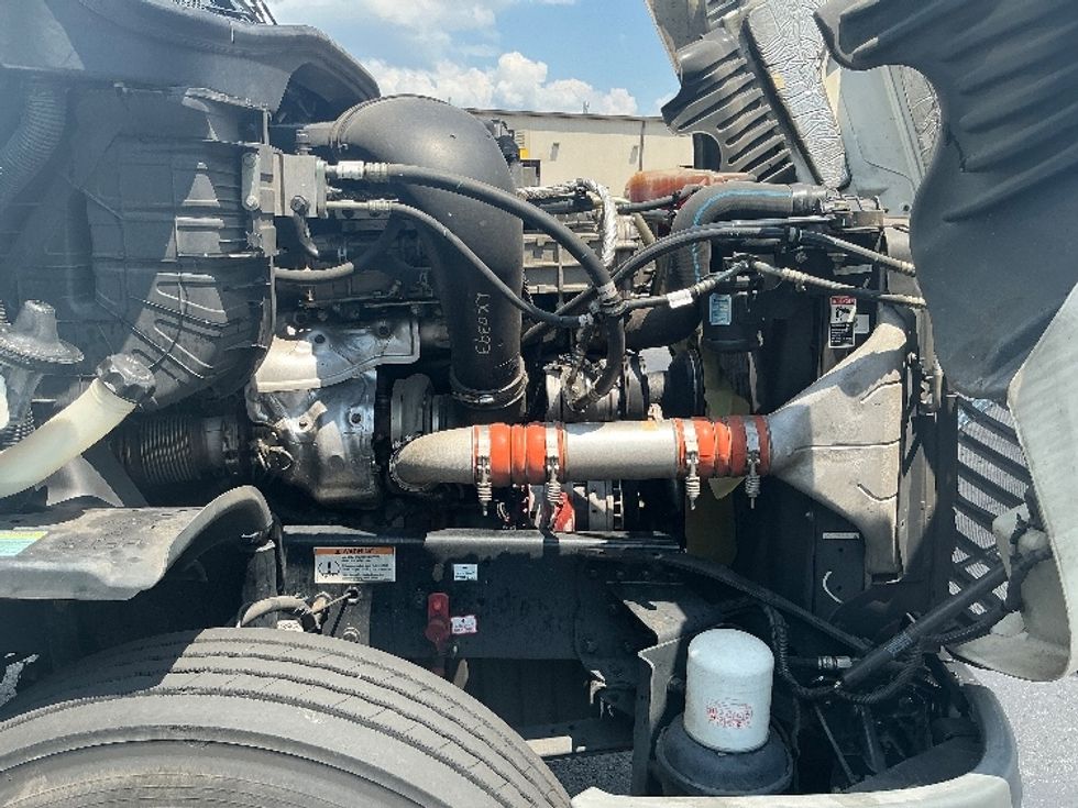 Day Cab Tractor-Heavy Duty Tractors-Freightliner-2020-Cascadia 12564ST-Forest Park-GA-348,768\n\t\tmiles-$ 42,250 - Image 15