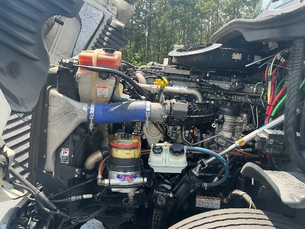 Day Cab Tractor-Heavy Duty Tractors-Freightliner-2020-Cascadia 12564ST-Forest Park-GA-348,768\n\t\tmiles-$ 42,250 - Image 16