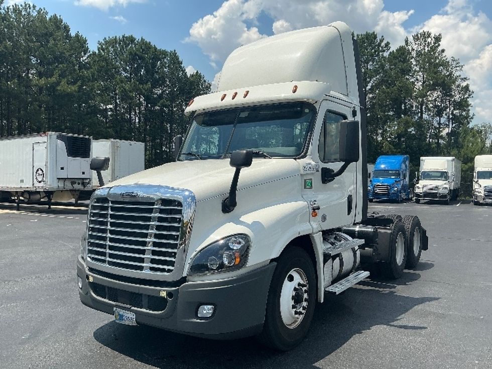 Day Cab Tractor-Heavy Duty Tractors-Freightliner-2020-Cascadia 12564ST-Forest Park-GA-348,768\n\t\tmiles-$ 42,250 - Image 3