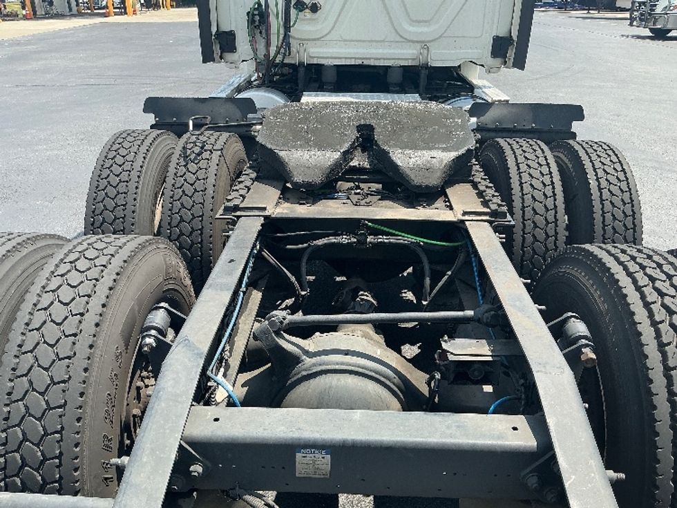 Day Cab Tractor-Heavy Duty Tractors-Freightliner-2020-Cascadia 12564ST-Forest Park-GA-348,768\n\t\tmiles-$ 42,250 - Image 6