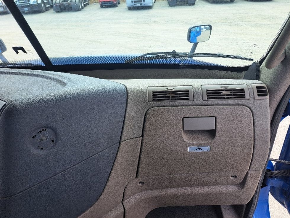 Day Cab Tractor-Heavy Duty Tractors-Freightliner-2020-Cascadia 12564ST-Forest Park-GA-491,488\n\t\tmiles-$ 43,250 - Image 13