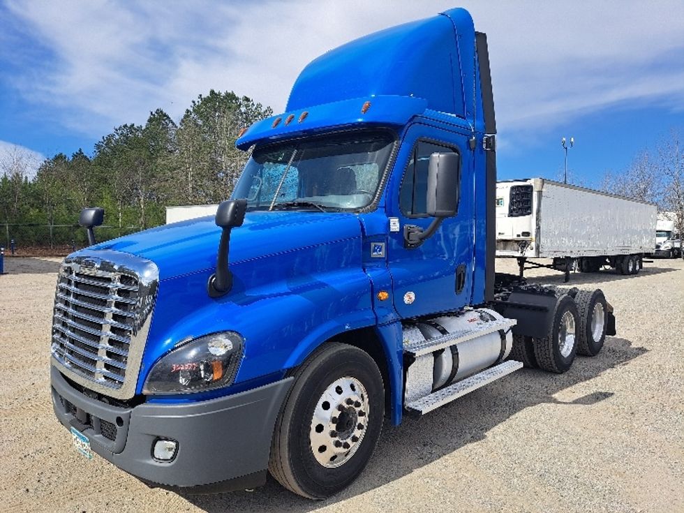 Day Cab Tractor-Heavy Duty Tractors-Freightliner-2020-Cascadia 12564ST-Forest Park-GA-491,488\n\t\tmiles-$ 43,250 - Image 3