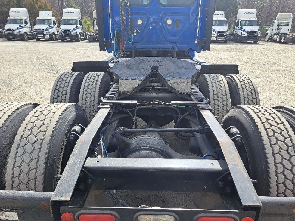 Day Cab Tractor-Heavy Duty Tractors-Freightliner-2020-Cascadia 12564ST-Forest Park-GA-491,488\n\t\tmiles-$ 43,250 - Image 6