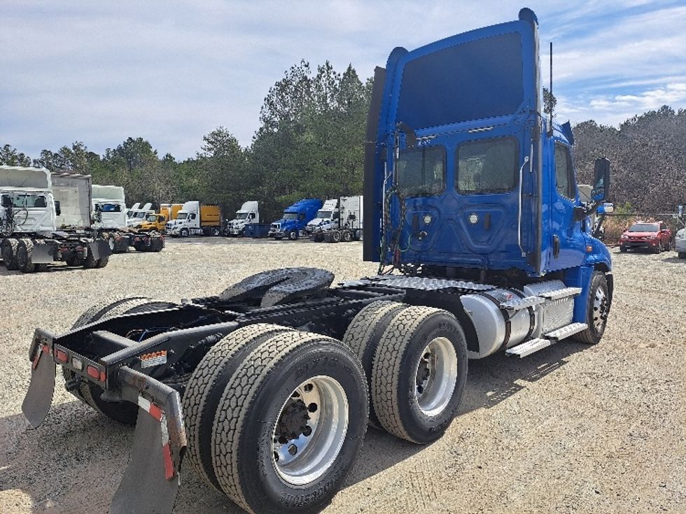 Day Cab Tractor-Heavy Duty Tractors-Freightliner-2020-Cascadia 12564ST-Forest Park-GA-491,488\n\t\tmiles-$ 43,250 - Image 7