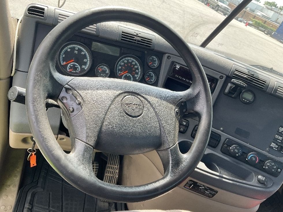 Day Cab Tractor-Heavy Duty Tractors-Freightliner-2020-Cascadia 12564ST-Fort Wayne-IN-433,703\n\t\tmiles-$ 41,250 - Image 11