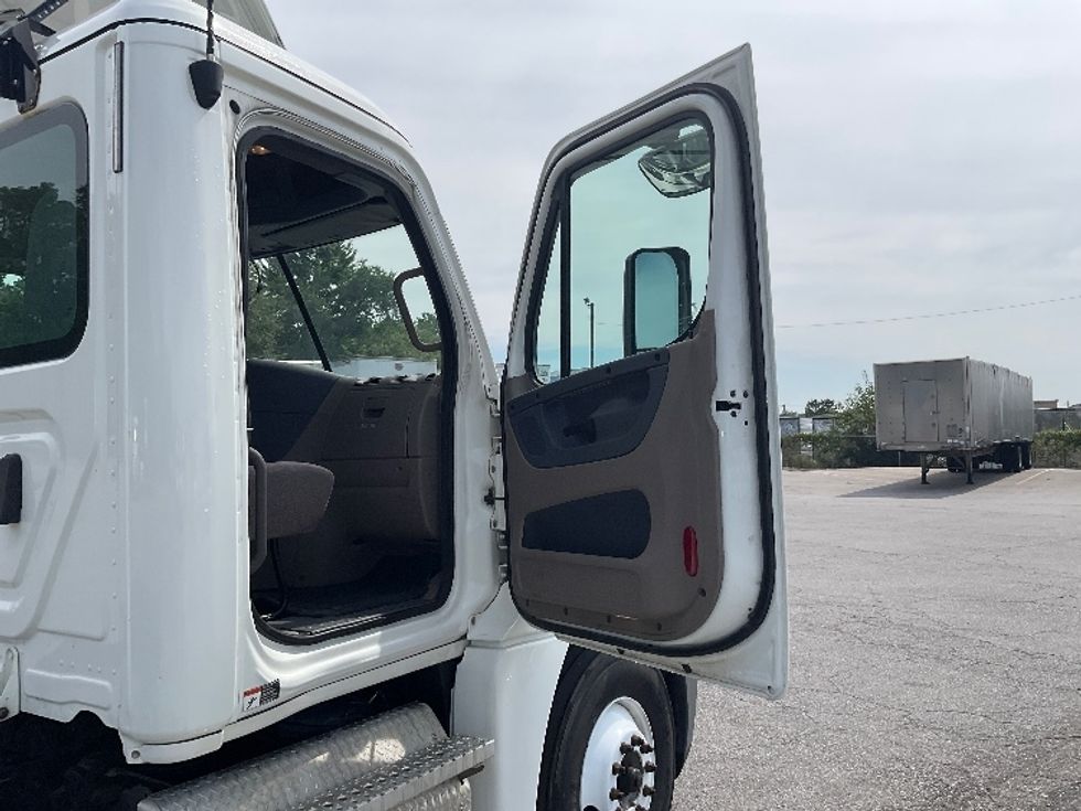 Day Cab Tractor-Heavy Duty Tractors-Freightliner-2020-Cascadia 12564ST-Fort Wayne-IN-433,703\n\t\tmiles-$ 41,250 - Image 12