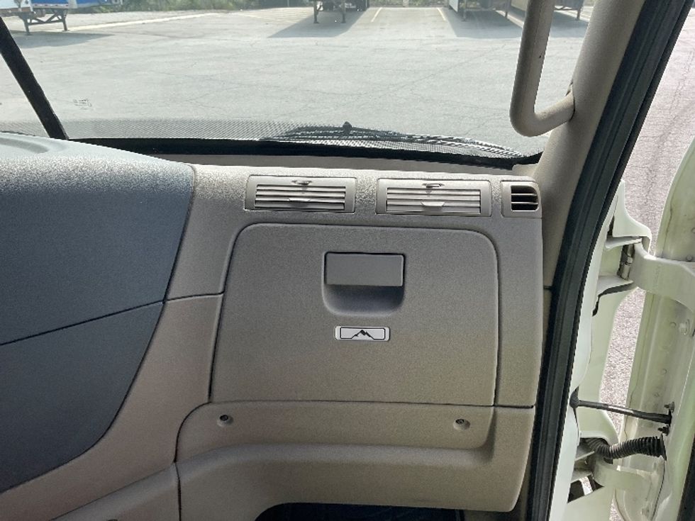 Day Cab Tractor-Heavy Duty Tractors-Freightliner-2020-Cascadia 12564ST-Fort Wayne-IN-433,703\n\t\tmiles-$ 41,250 - Image 13
