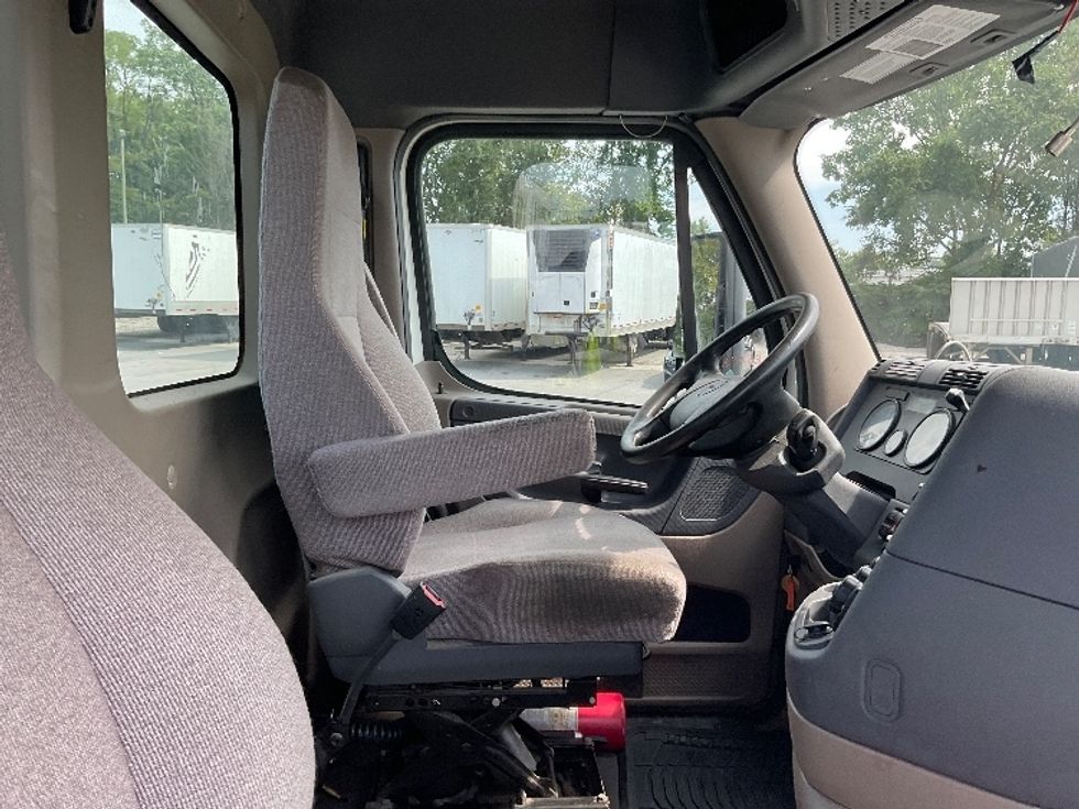 Day Cab Tractor-Heavy Duty Tractors-Freightliner-2020-Cascadia 12564ST-Fort Wayne-IN-433,703\n\t\tmiles-$ 41,250 - Image 14