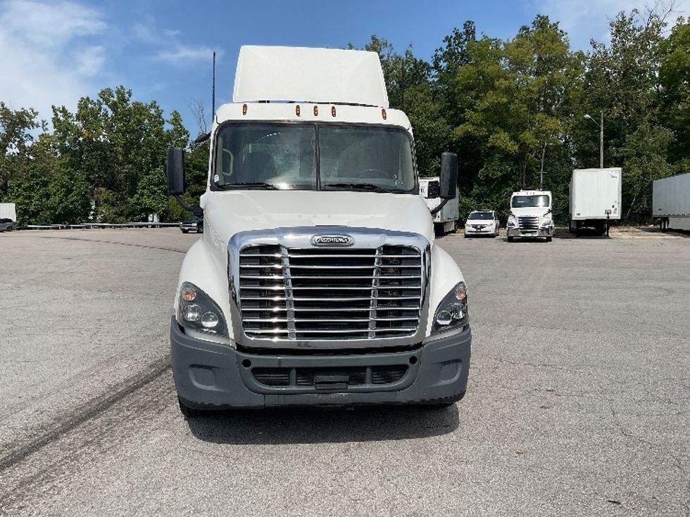 Day Cab Tractor-Heavy Duty Tractors-Freightliner-2020-Cascadia 12564ST-Fort Wayne-IN-433,703\n\t\tmiles-$ 41,250 - Image 2