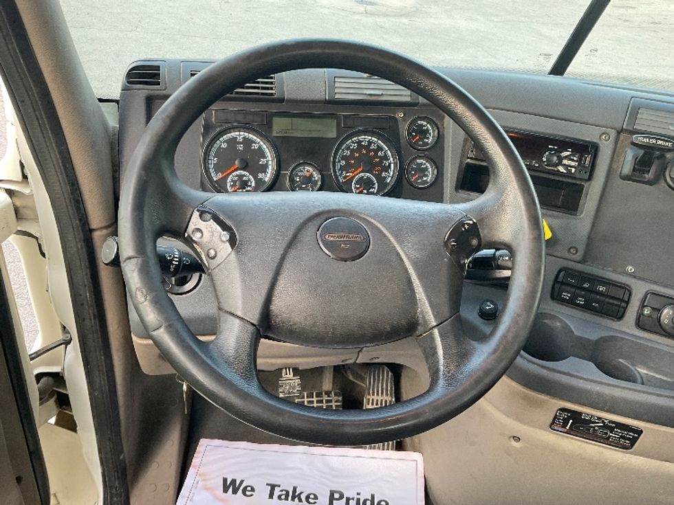 Day Cab Tractor-Heavy Duty Tractors-Freightliner-2020-Cascadia 12564ST-Fort Wayne-IN-572,349\n\t\tmiles-$ 30,500 - Image 11