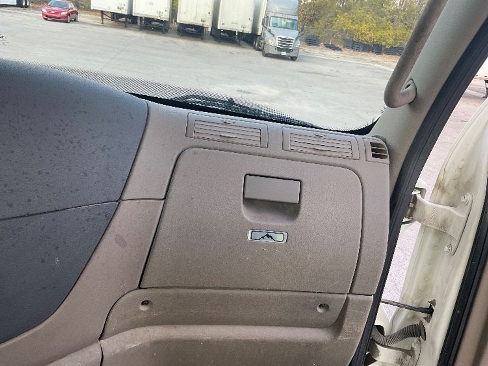 Day Cab Tractor-Heavy Duty Tractors-Freightliner-2020-Cascadia 12564ST-Fort Wayne-IN-572,349\n\t\tmiles-$ 30,500 - Image 13