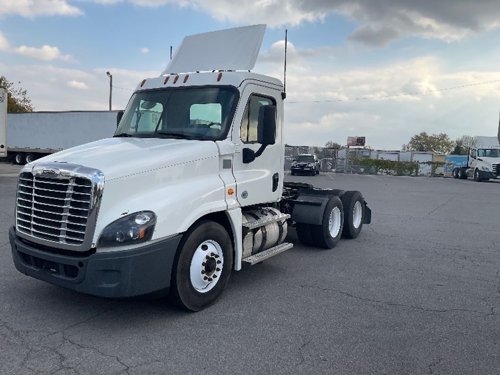 Day Cab Tractor-Heavy Duty Tractors-Freightliner-2020-Cascadia 12564ST-Fort Wayne-IN-572,349\n\t\tmiles-$ 30,500 - Image 3