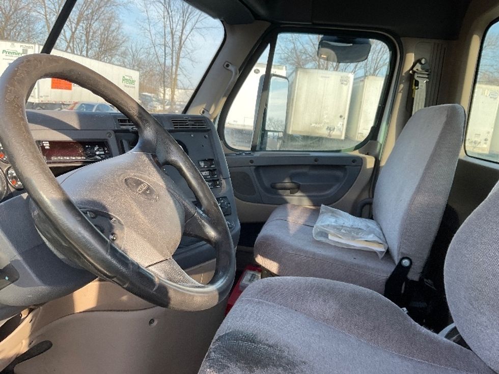 Day Cab Tractor-Heavy Duty Tractors-Freightliner-2020-Cascadia 12564ST-Fort Wayne-IN-670,574\n\t\tmiles-$ 29,750 - Image 10