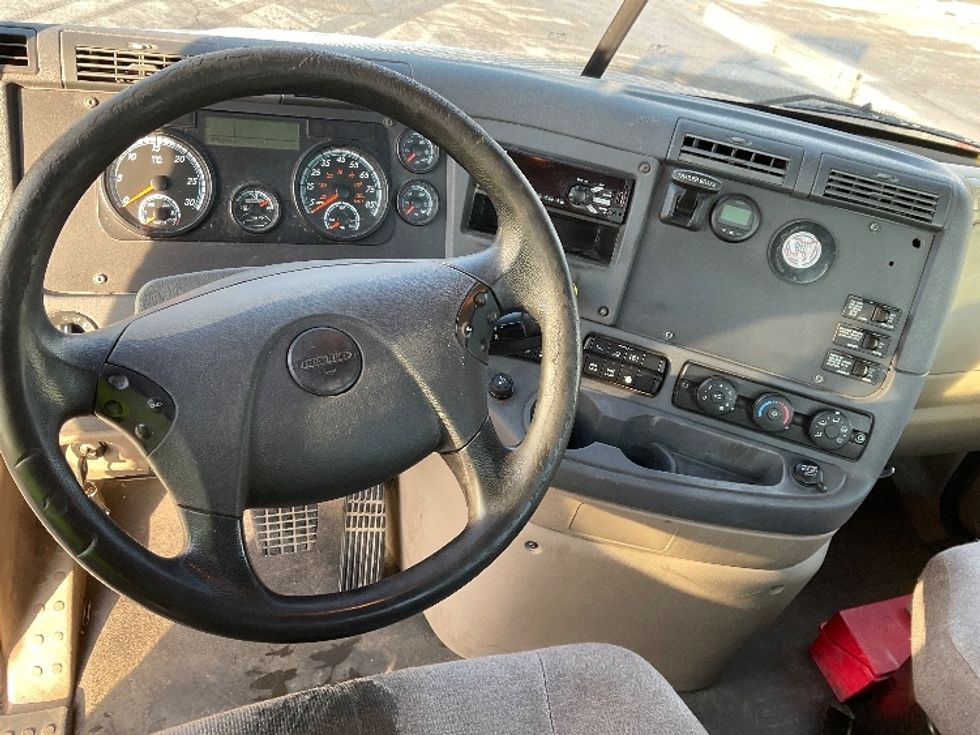 Day Cab Tractor-Heavy Duty Tractors-Freightliner-2020-Cascadia 12564ST-Fort Wayne-IN-670,574\n\t\tmiles-$ 29,750 - Image 11