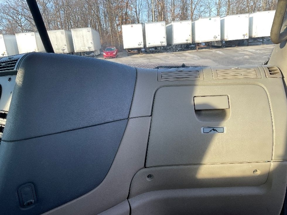 Day Cab Tractor-Heavy Duty Tractors-Freightliner-2020-Cascadia 12564ST-Fort Wayne-IN-670,574\n\t\tmiles-$ 29,750 - Image 13